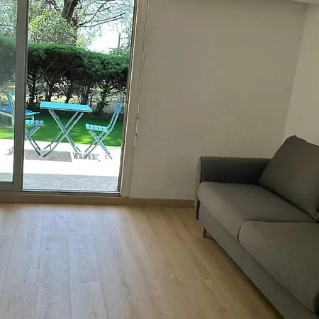Apartment Climatise Avec Piscine-tennis-parking